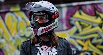 media/image/MX-Motocrosshelme-mobil.jpg